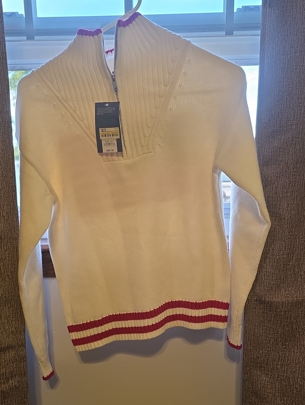 Universal Thread Sweater With American Flag On Back.